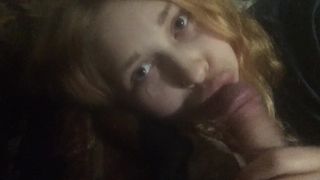 Светловолосая девка сосёт и дрочит хуй своему бойфренду