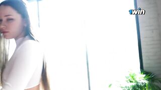 Девушка занялась сексом со студентом вместо репетиторства